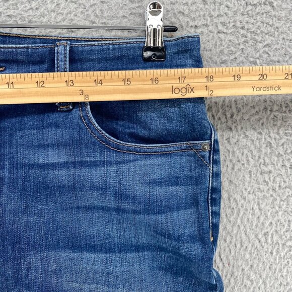 Chicos Jeans Womens 2 US 12 Blue Medium Wash Denim Straight Leg Stretch Casual - Picture 9 of 12